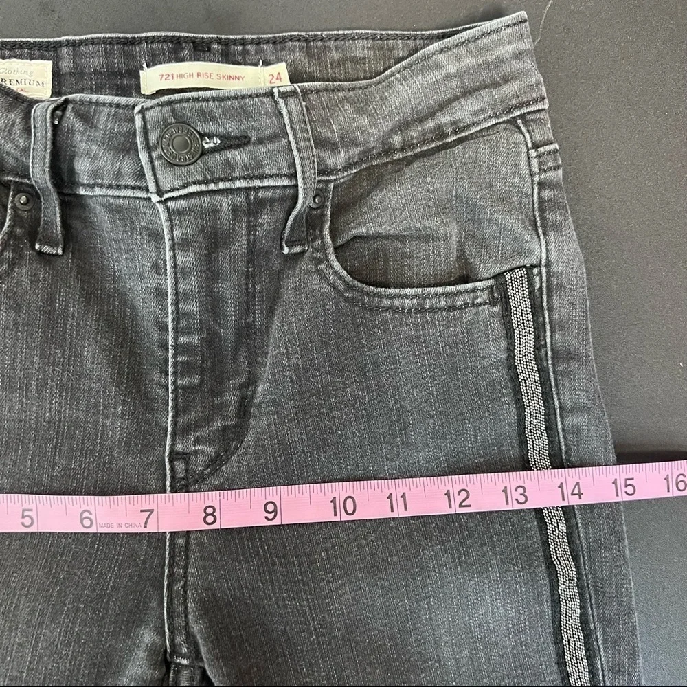 Levi's skinny Jeans women’s Size 24 high rise charcoal gray Beaded Studded A
